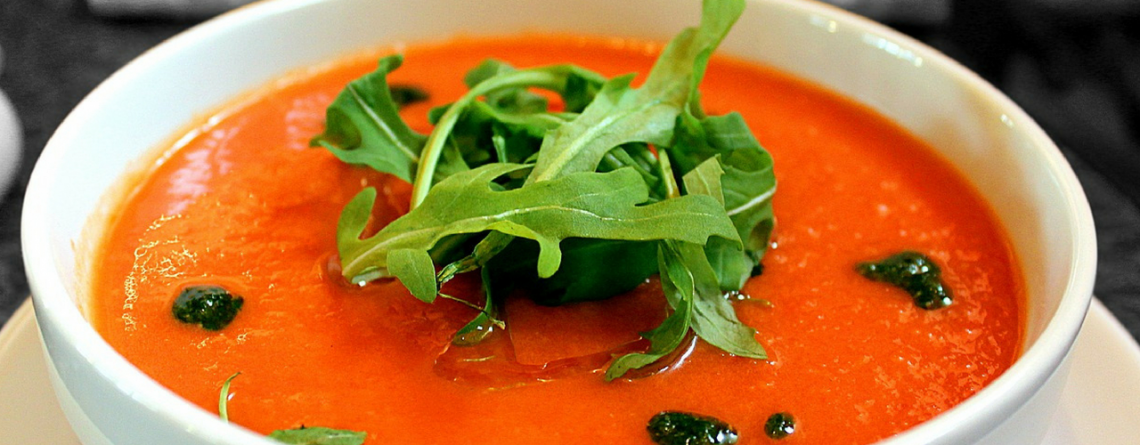 rajčatová polévka se smetanou
